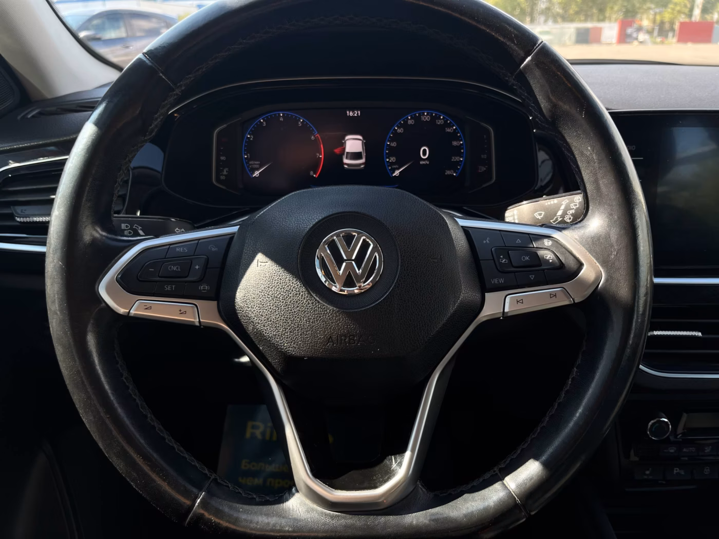 Volkswagen Polo Sedan фото 10