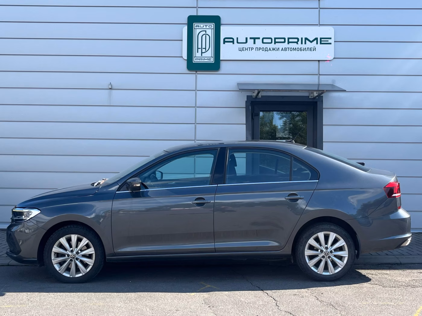 Volkswagen Polo Sedan фото 6