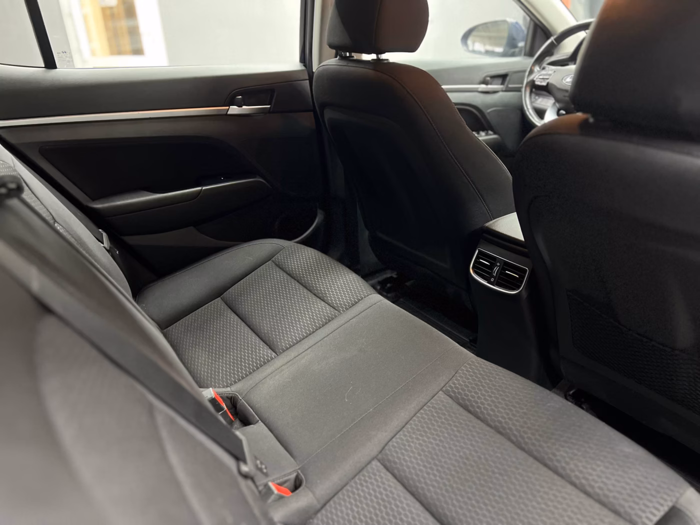 Hyundai Elantra фото 9
