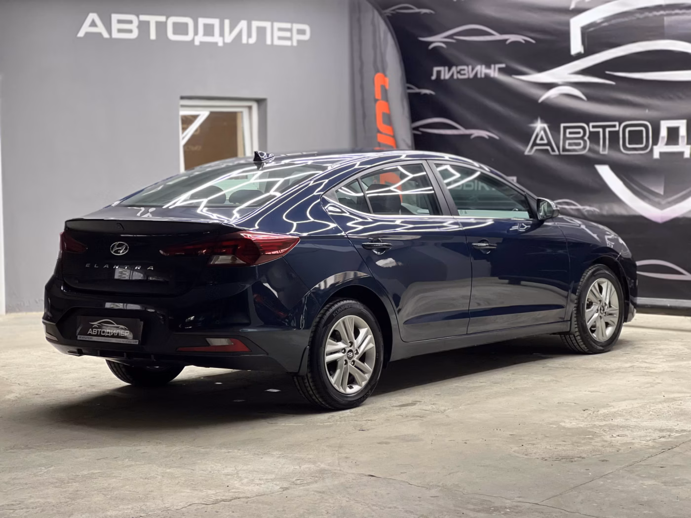 Hyundai Elantra фото 4