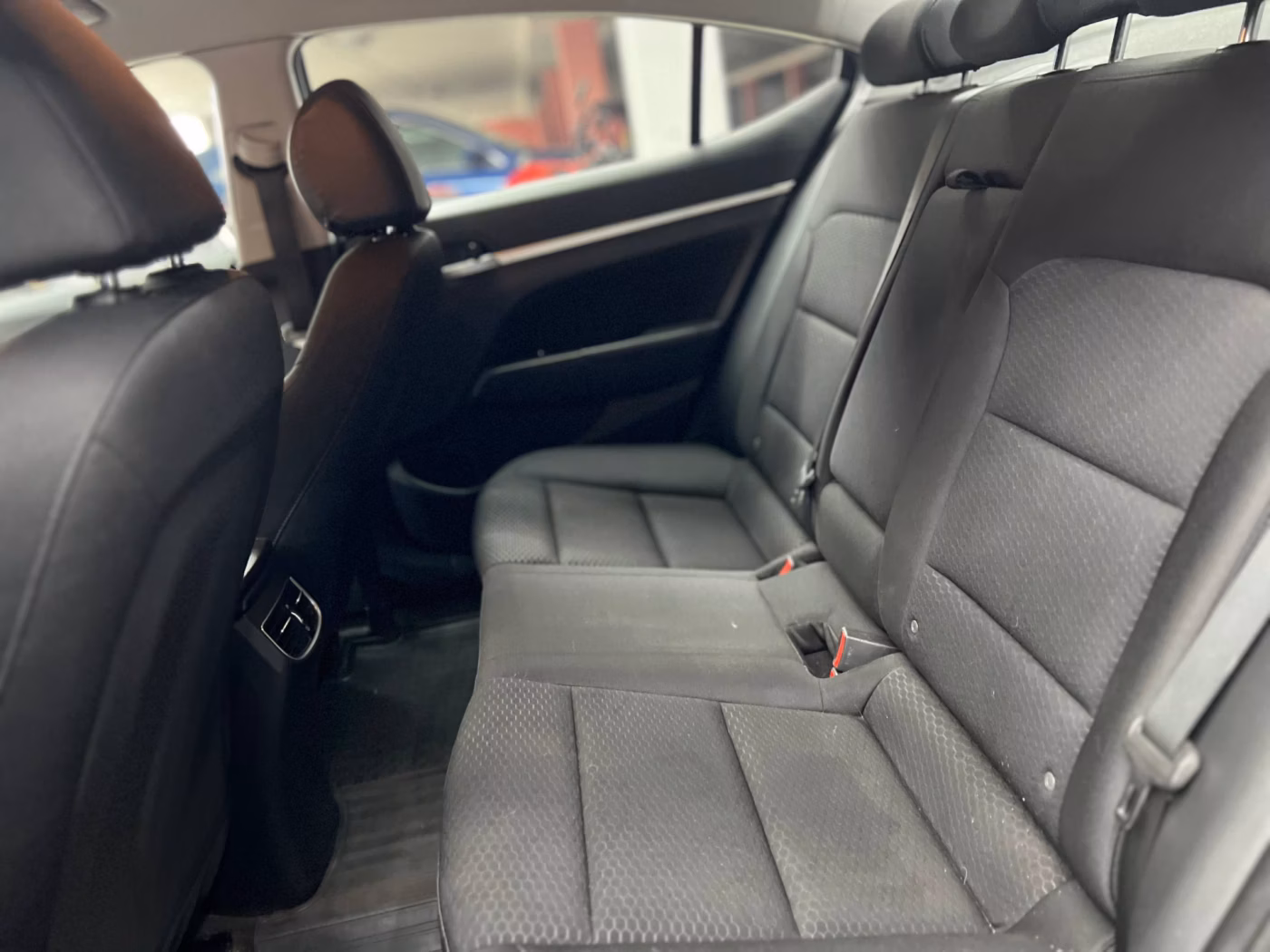 Hyundai Elantra фото 8