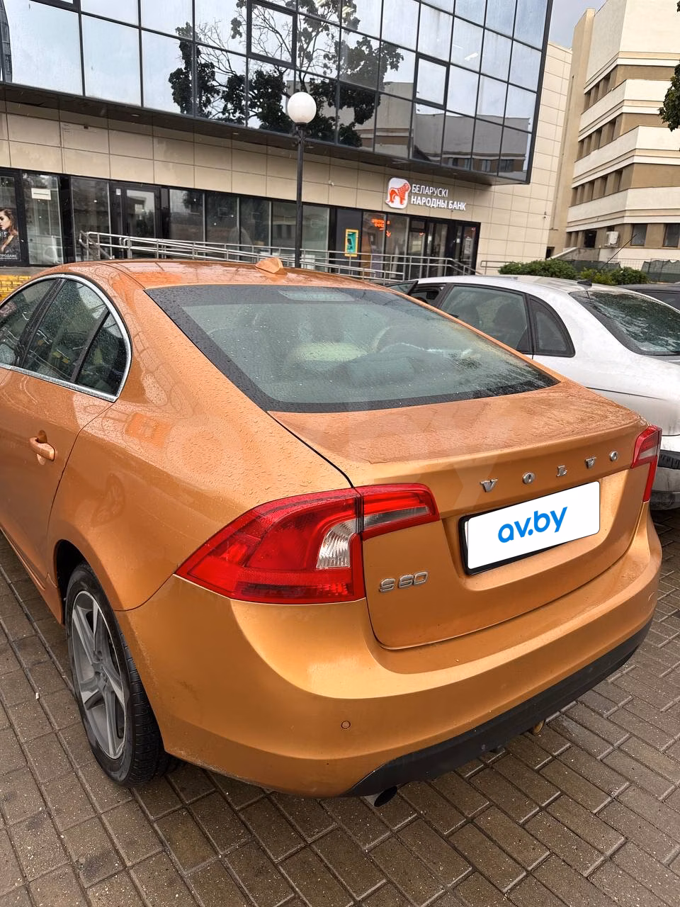 Volvo S60 фото 2