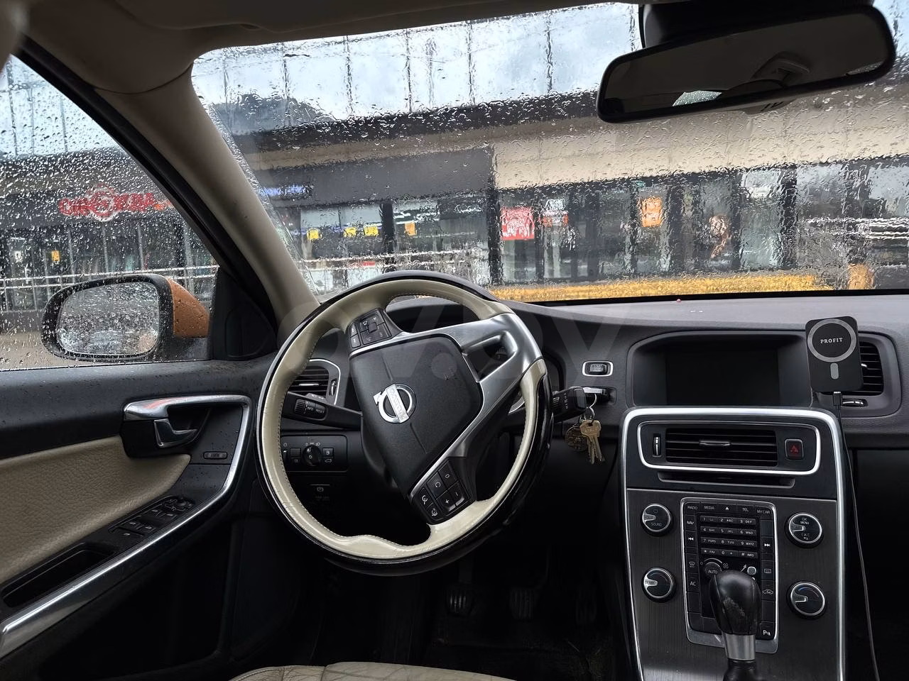 Volvo S60 фото 6
