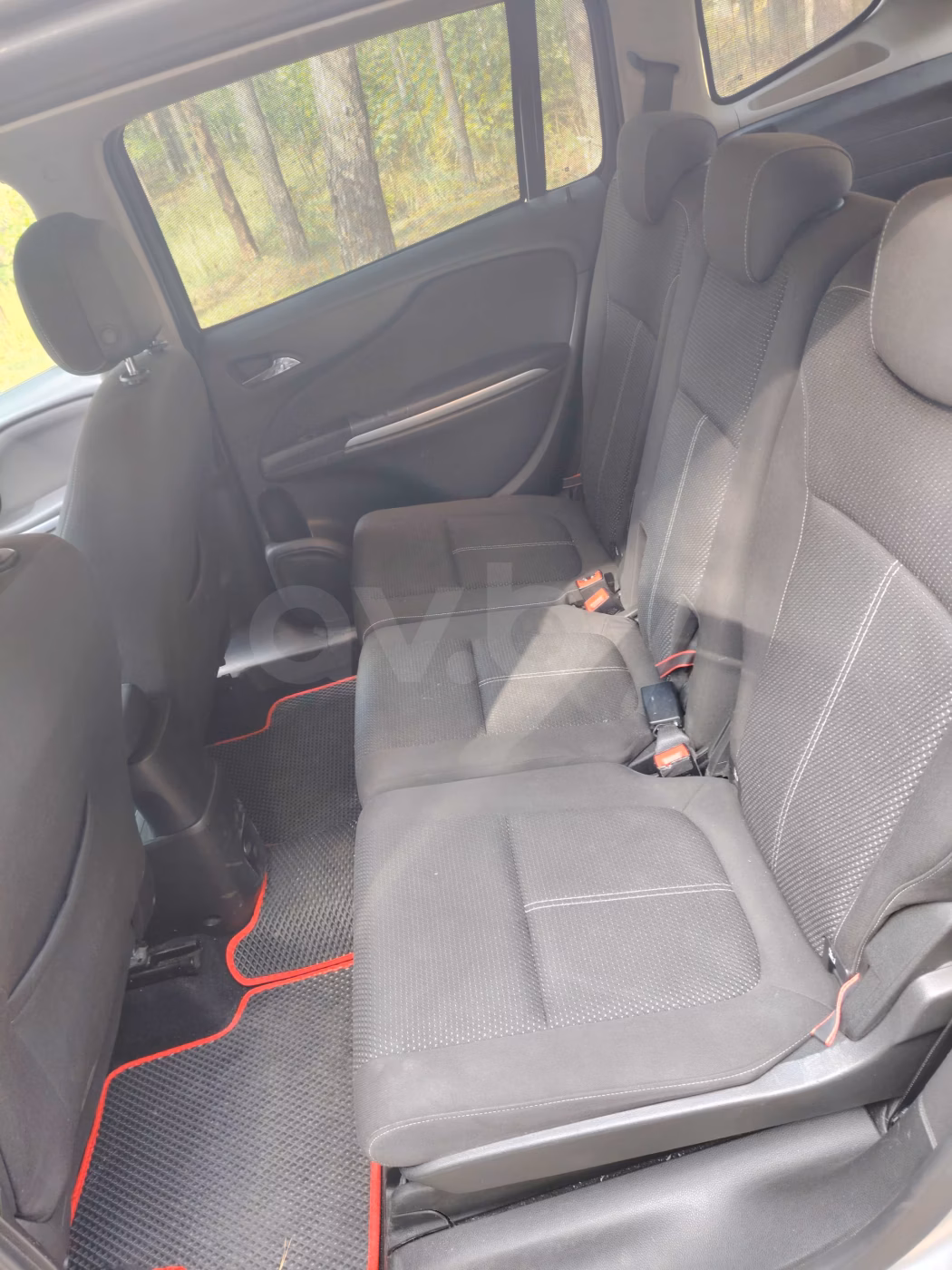 Opel Zafira фото 6