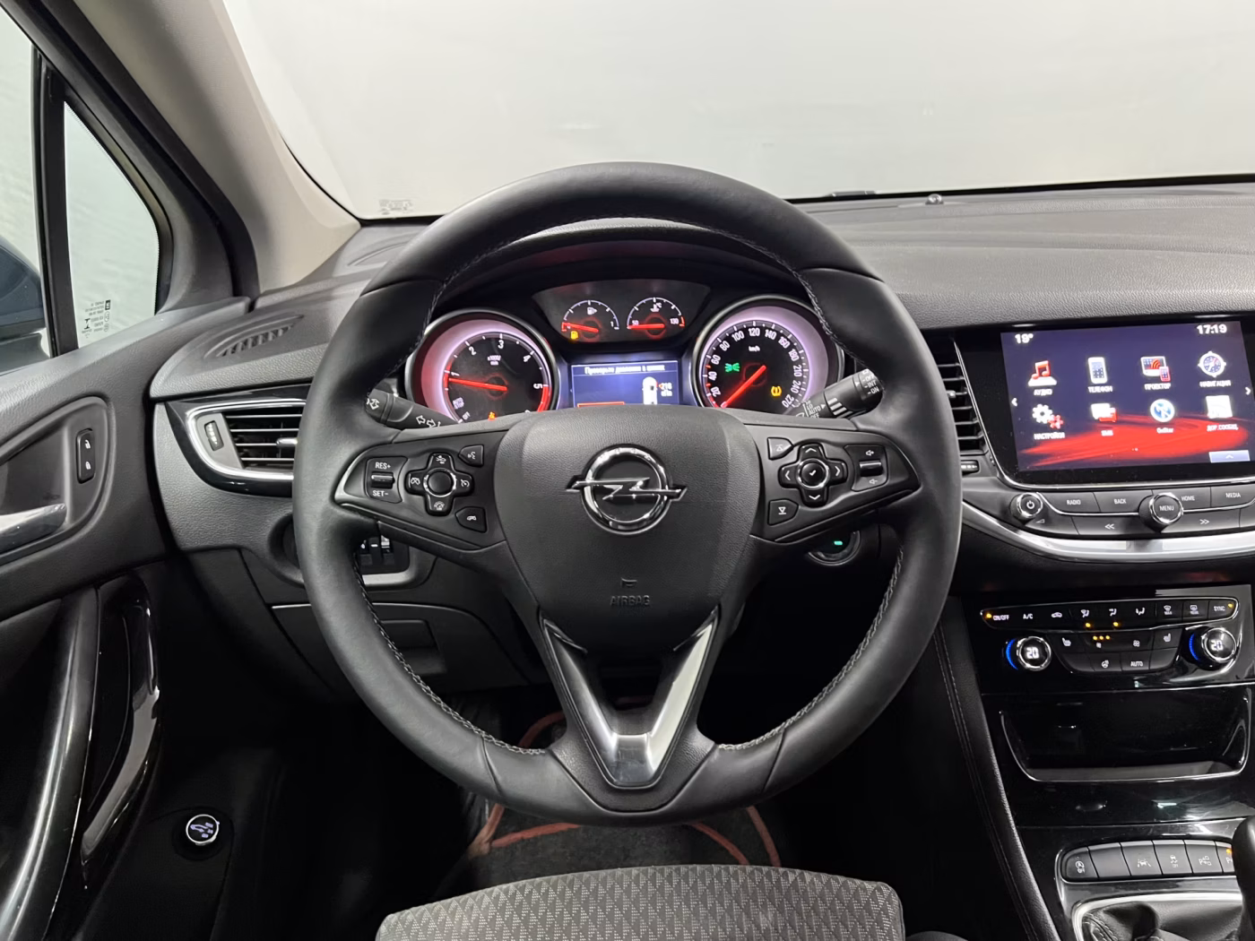 Opel Astra фото 15