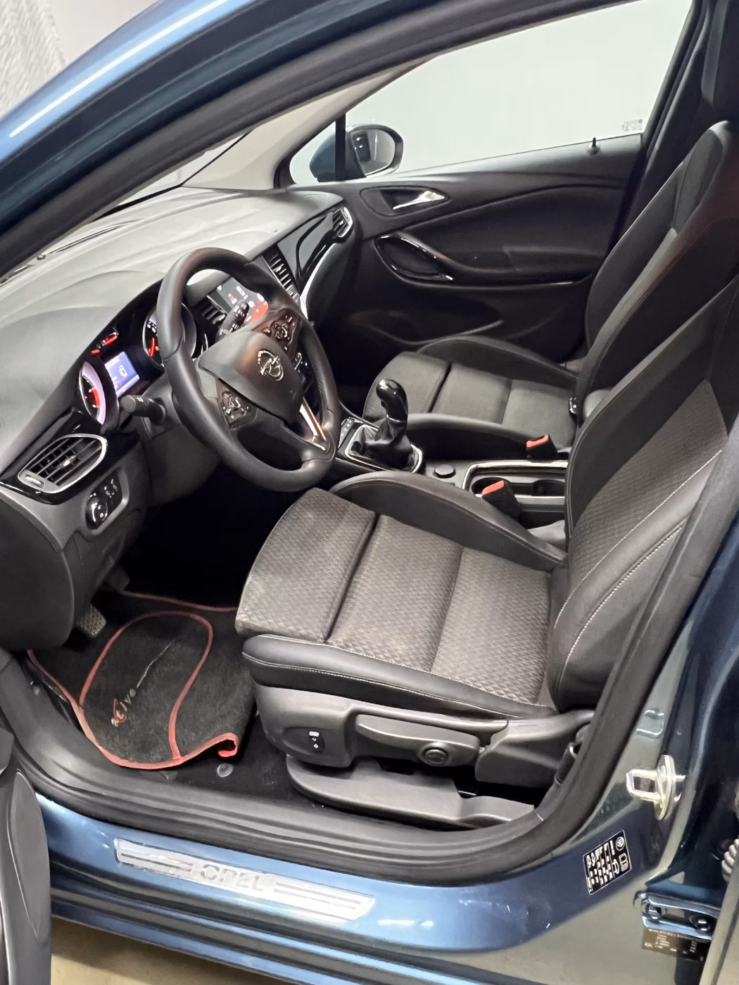 Opel Astra фото 9