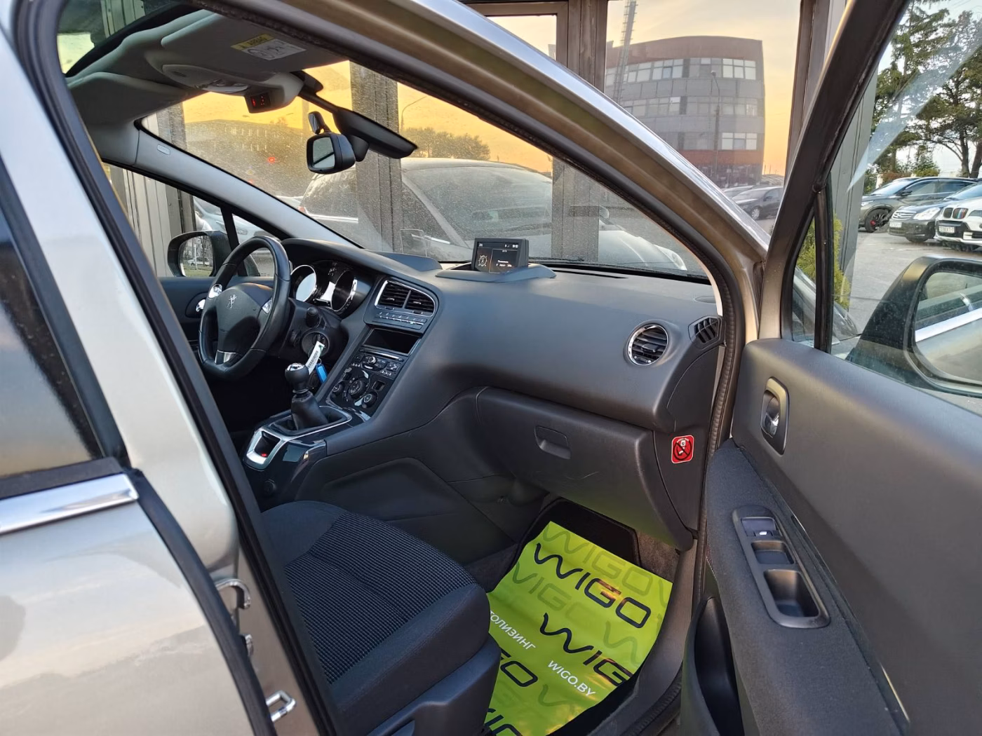 Peugeot 5008 фото 16