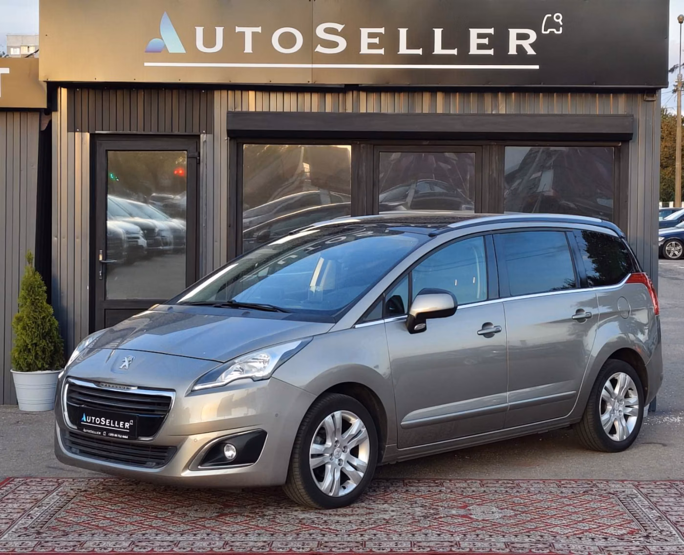 Peugeot 5008 фото 3