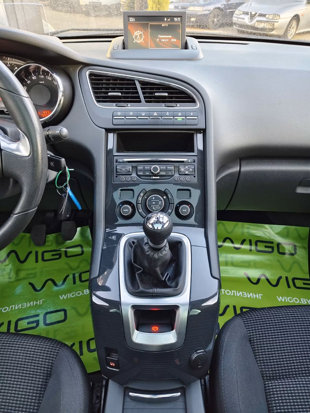 Peugeot 5008 фото 14