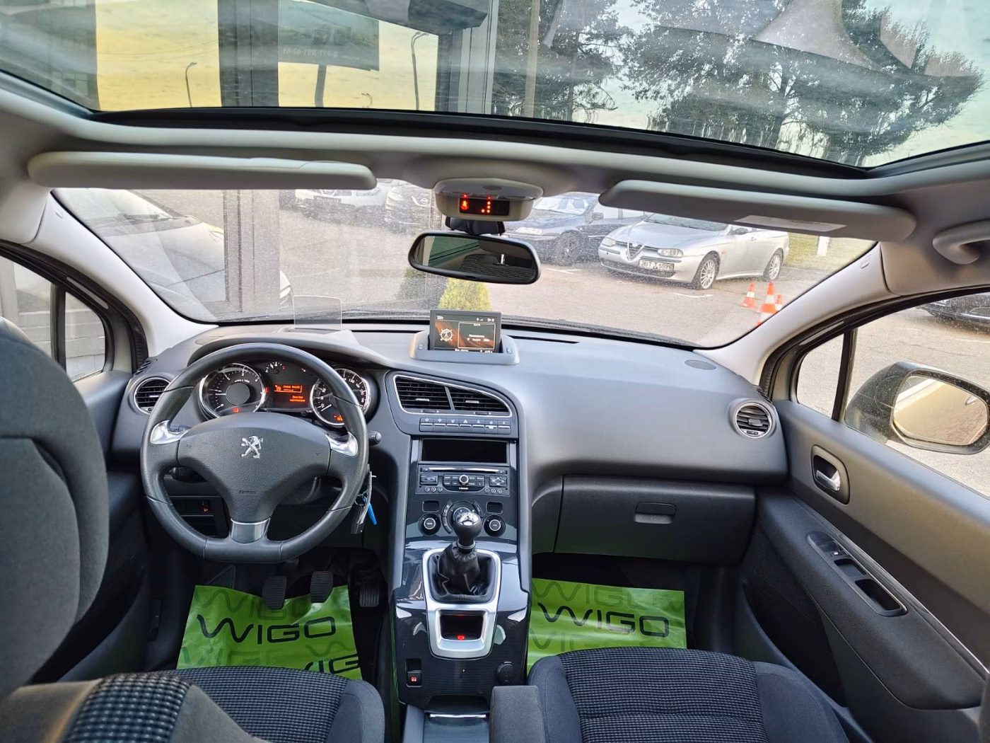 Peugeot 5008 фото 15