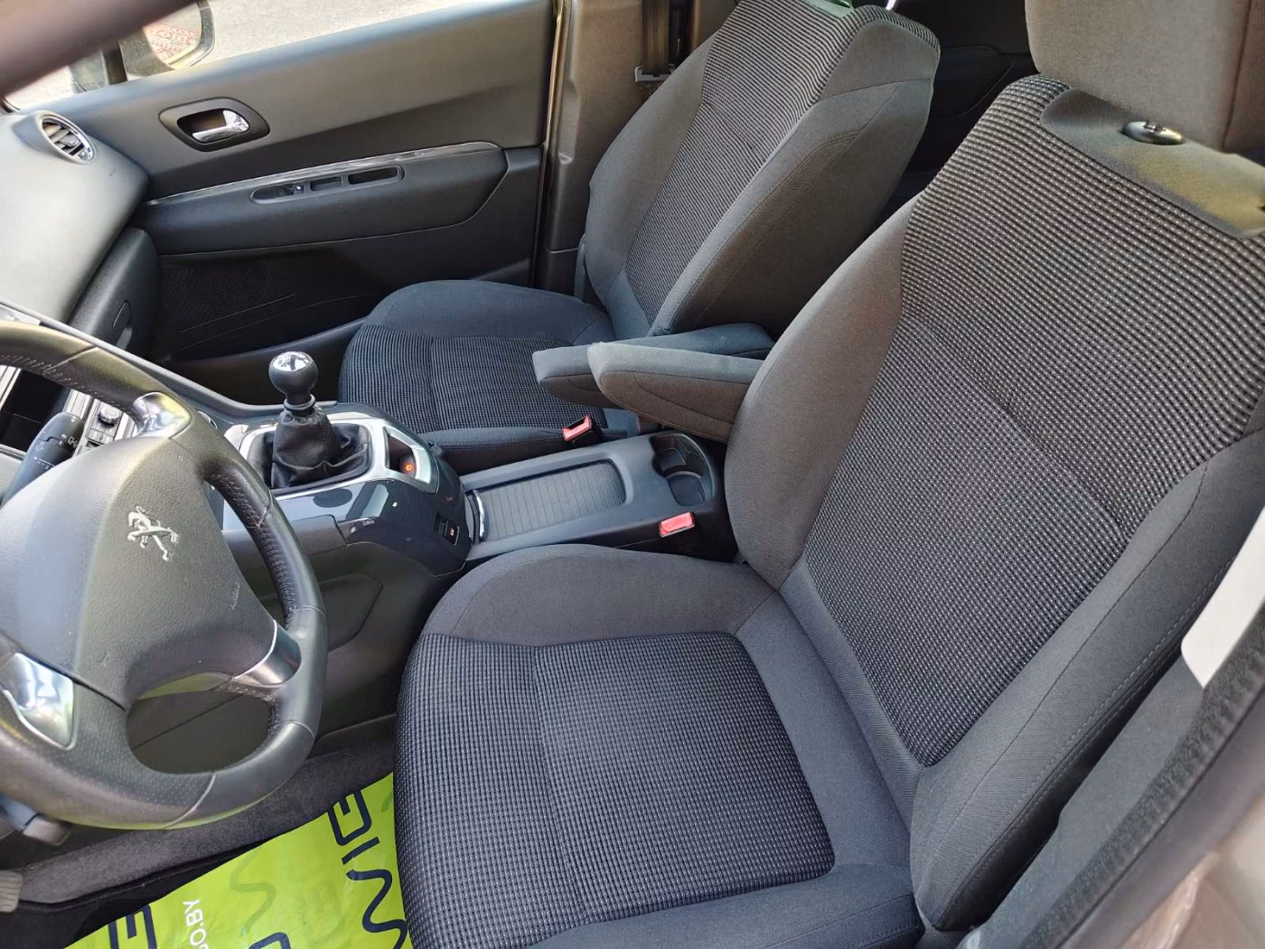 Peugeot 5008 фото 12