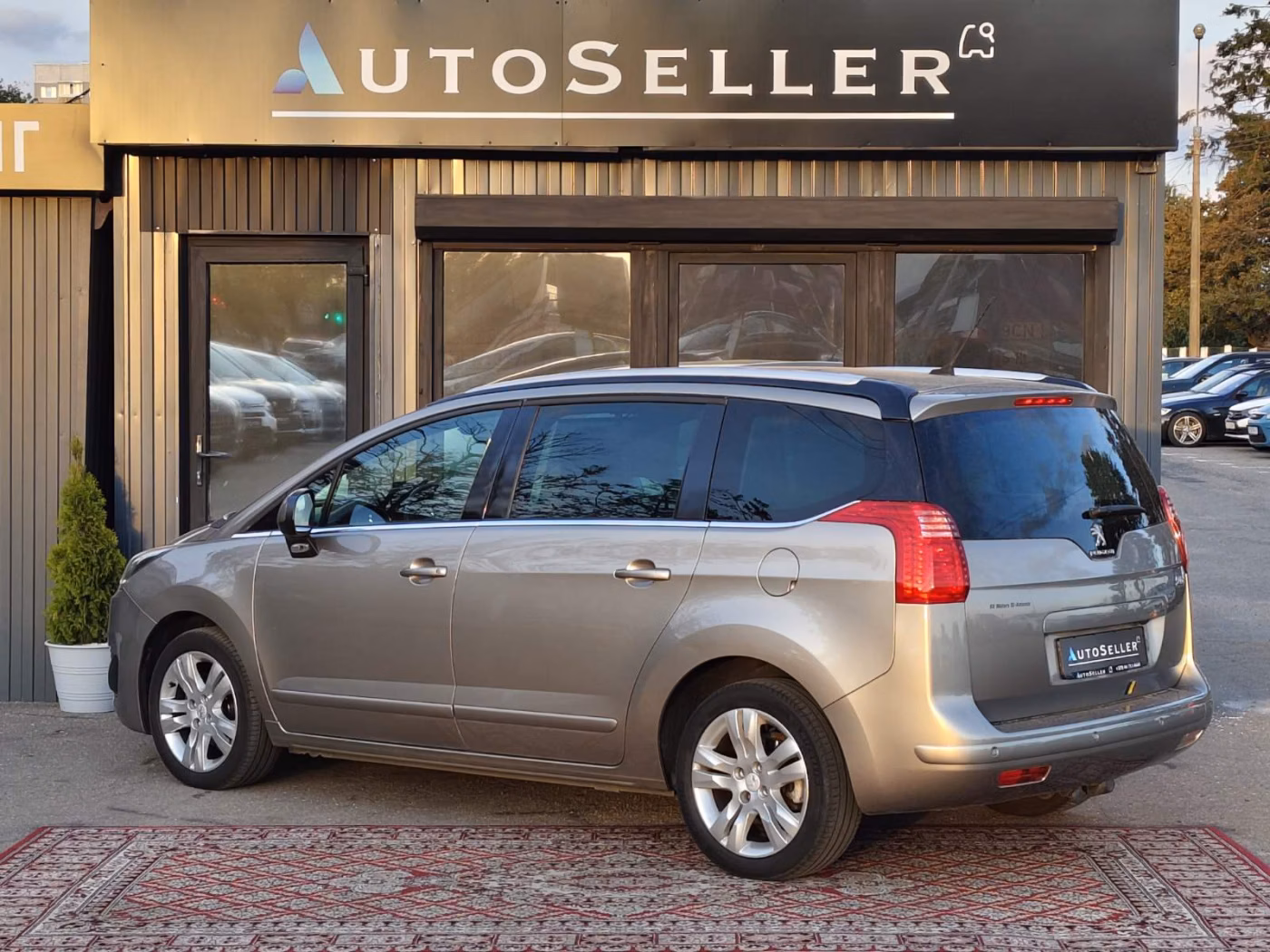 Peugeot 5008 фото 6
