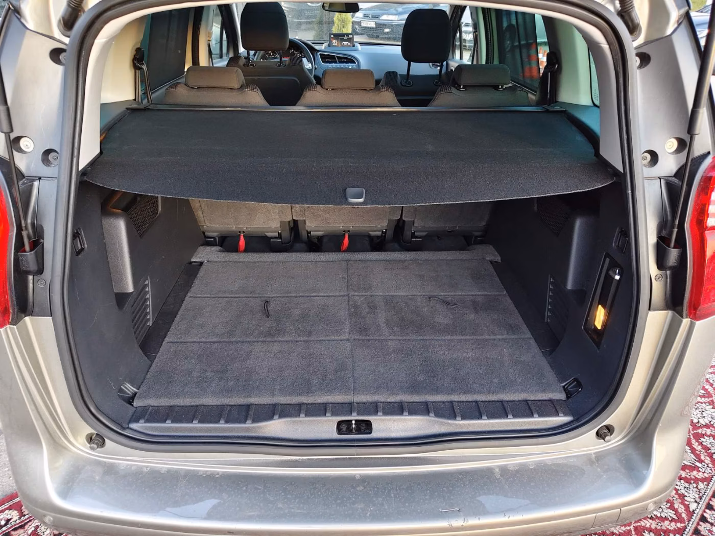 Peugeot 5008 фото 18
