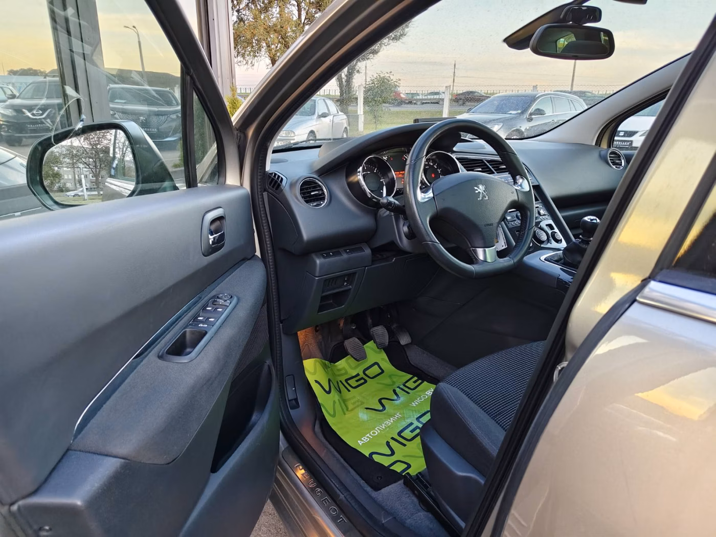 Peugeot 5008 фото 9