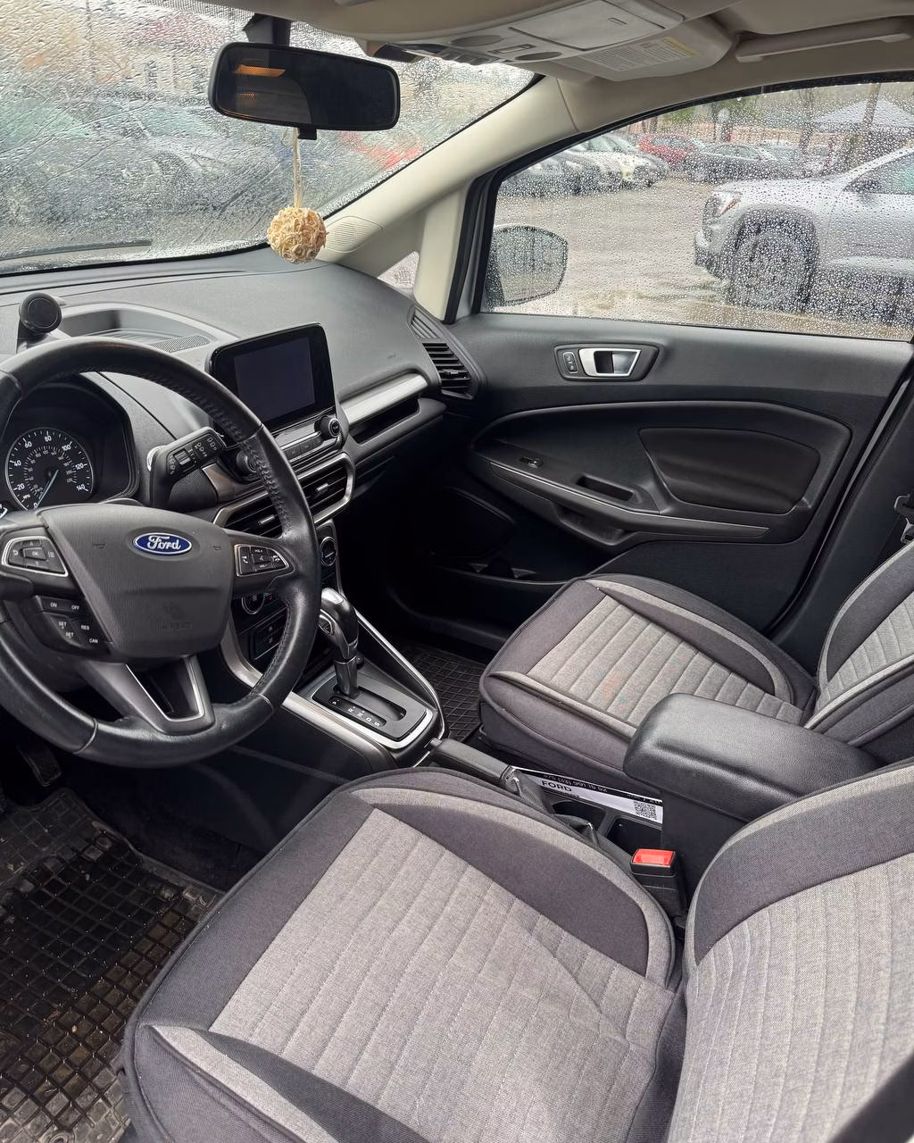 Ford EcoSport фото 10