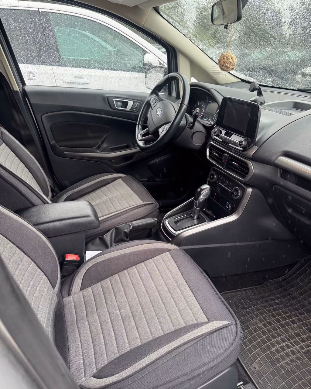 Ford EcoSport фото 14