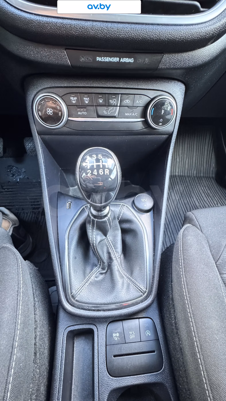 Ford Fiesta фото 13