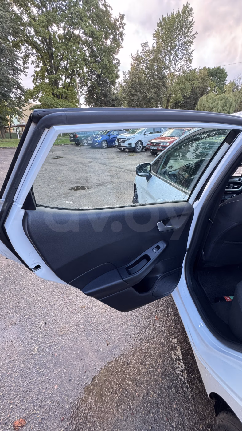 Ford Fiesta фото 19