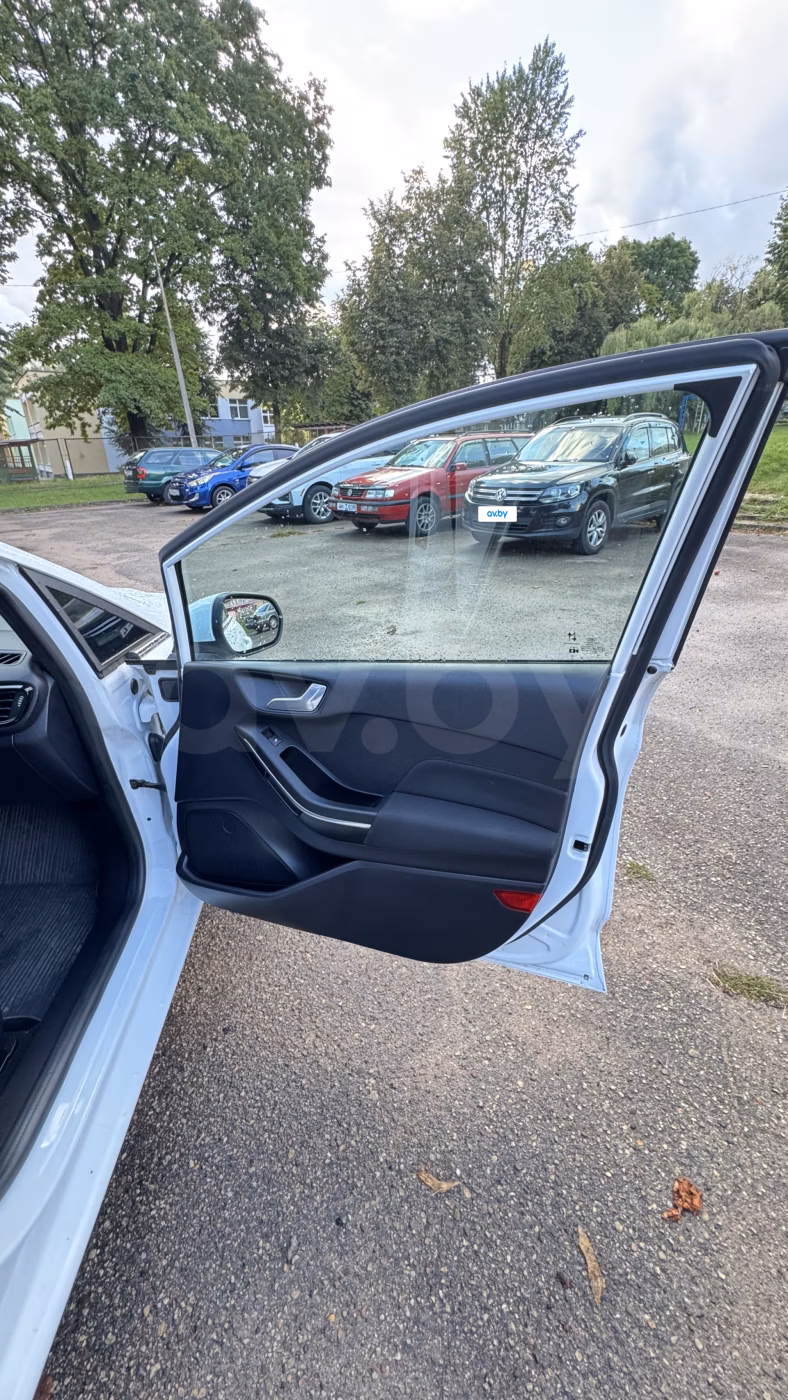 Ford Fiesta фото 21
