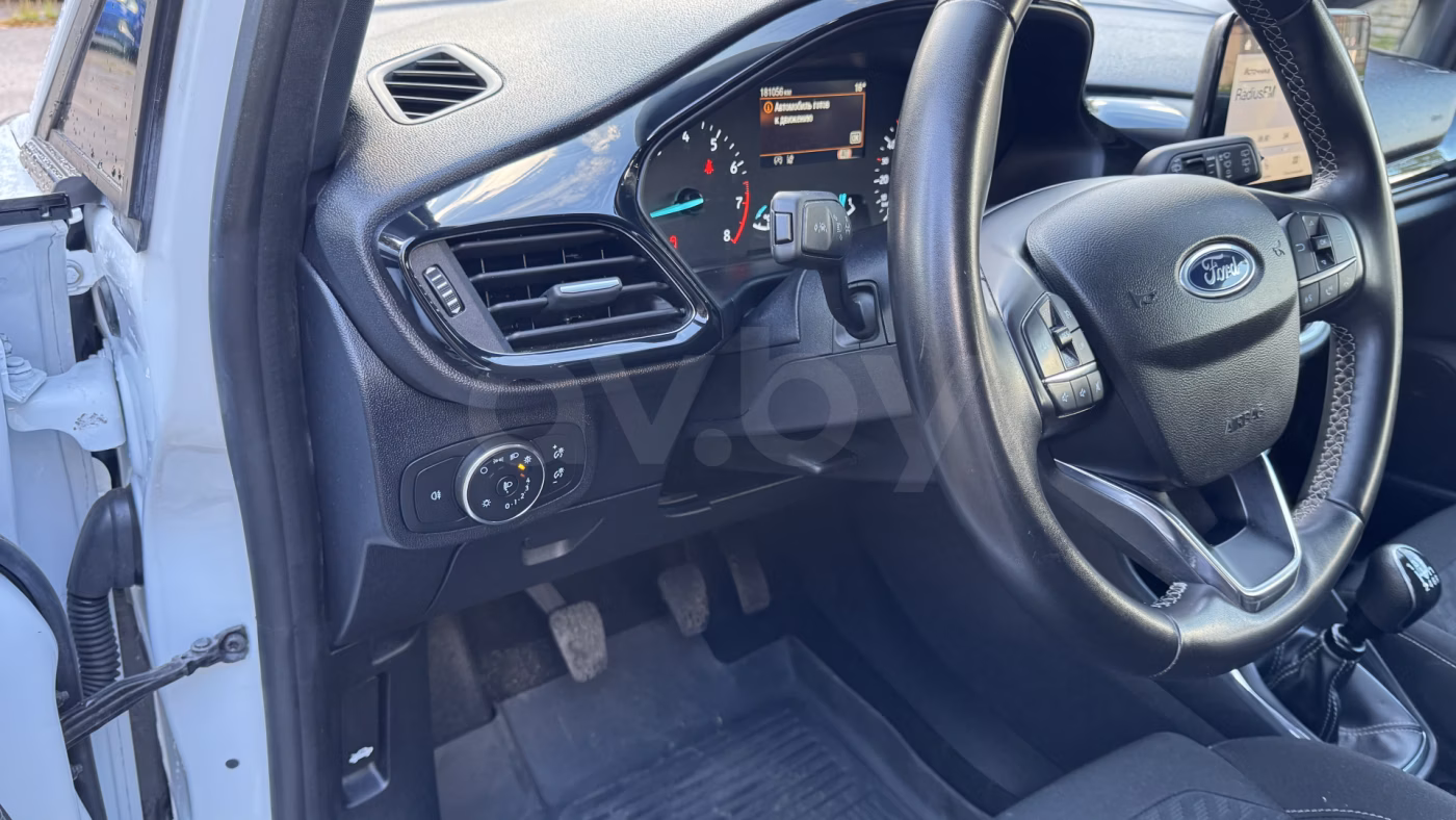 Ford Fiesta фото 12