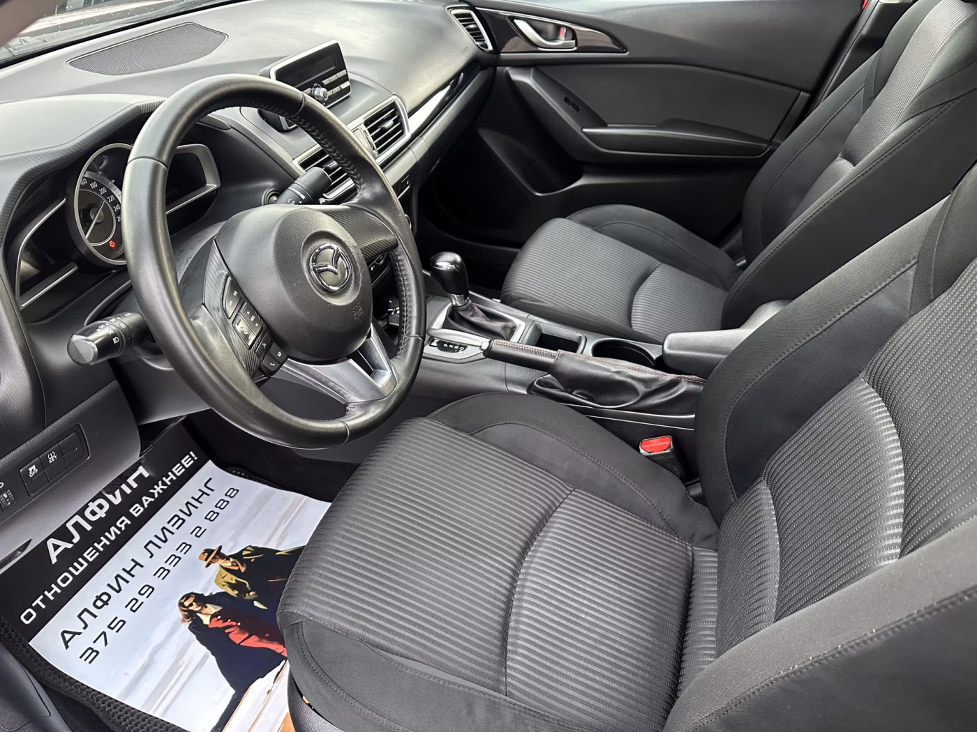 Mazda 3 фото 8