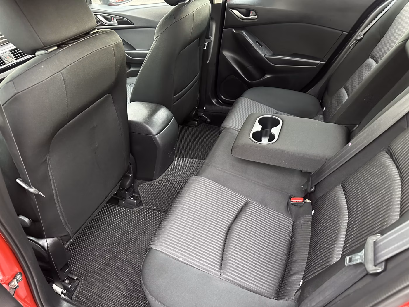 Mazda 3 фото 9