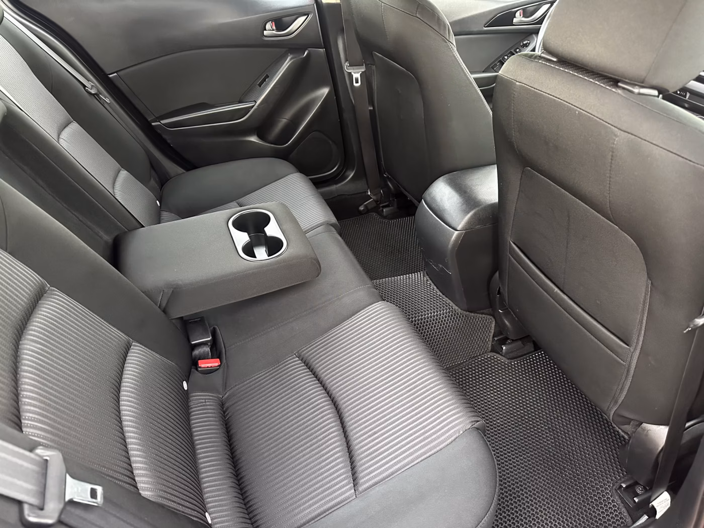 Mazda 3 фото 11