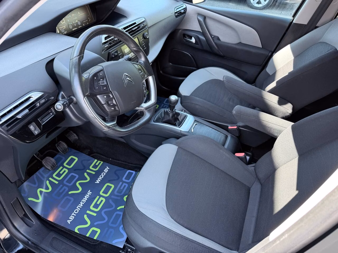 Citroen C4 Picasso фото 9