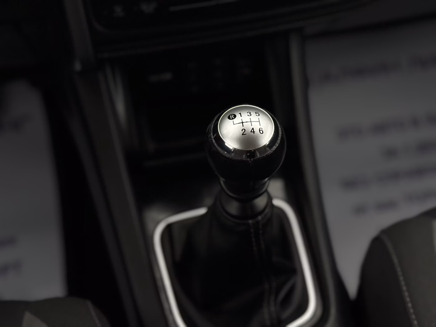 Toyota Auris фото 15