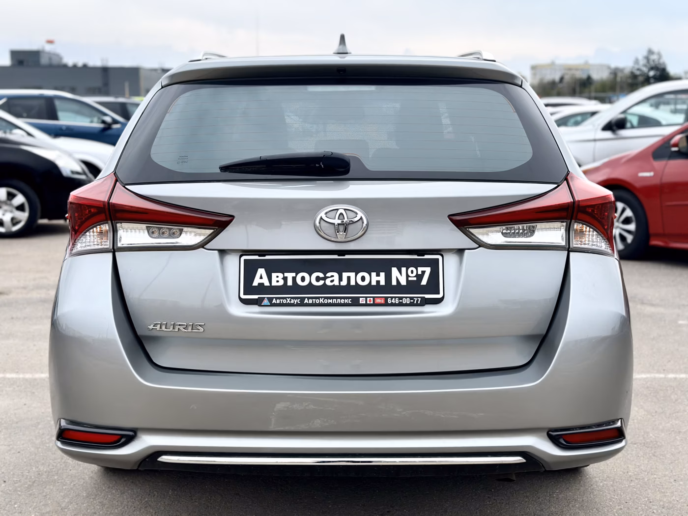 Toyota Auris фото 6