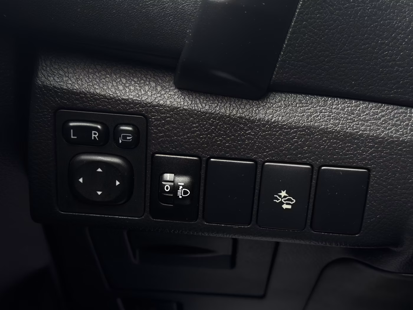 Toyota Auris фото 19
