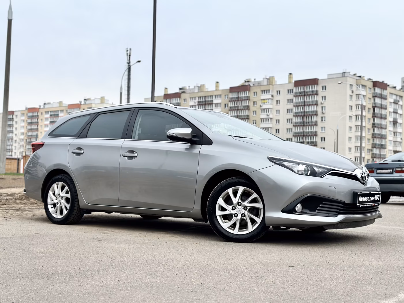 Toyota Auris фото 4