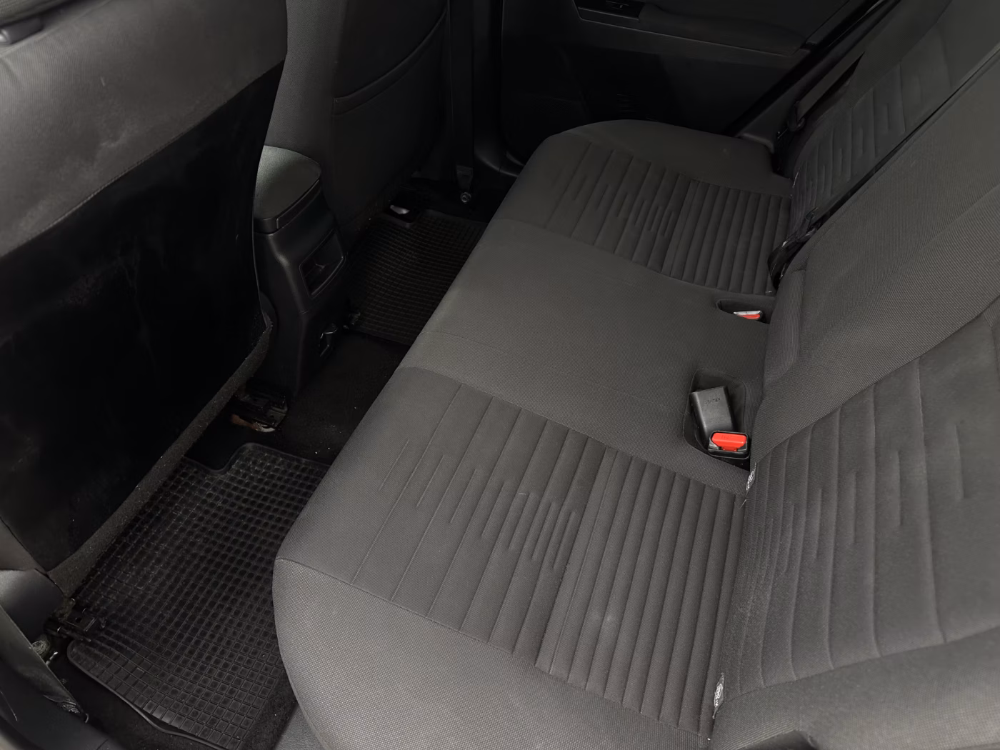 Toyota Auris фото 9