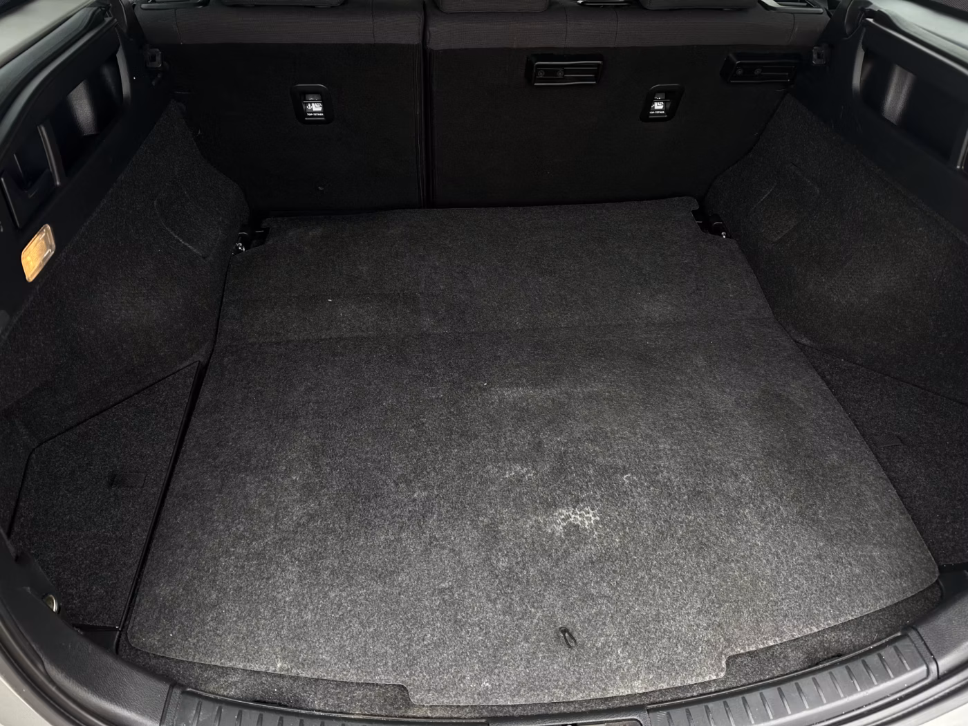 Toyota Auris фото 10