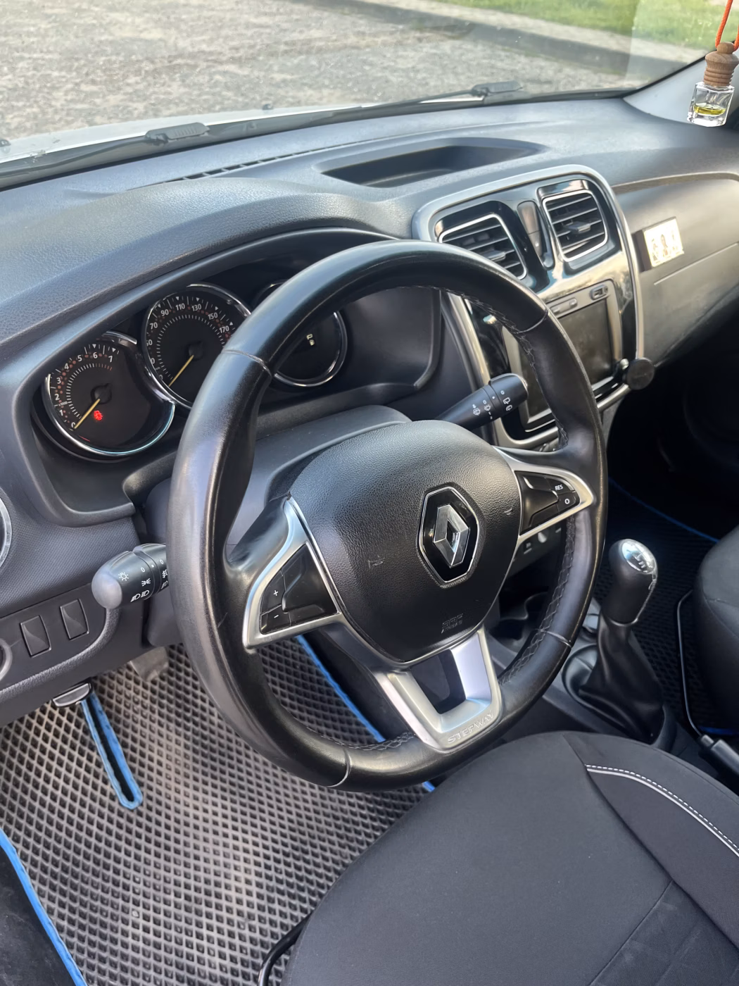 Renault Sandero Stepway фото 10