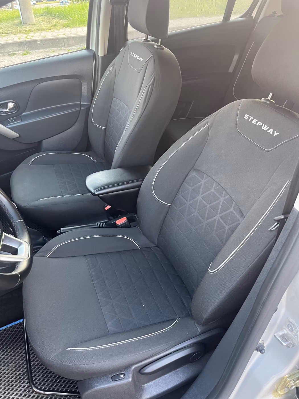 Renault Sandero Stepway фото 9