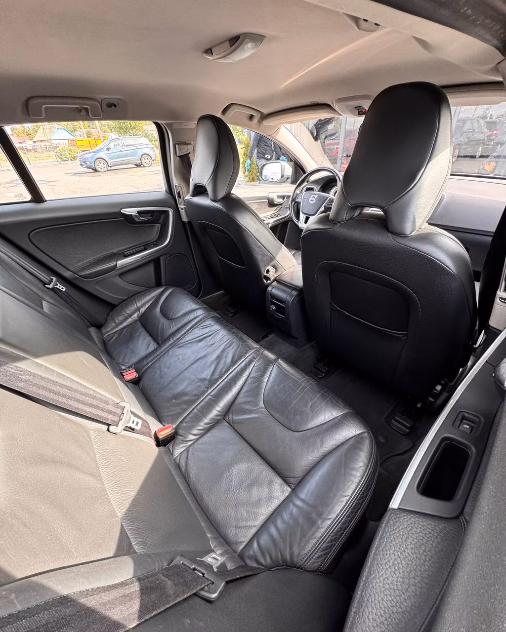 Volvo V60 фото 13