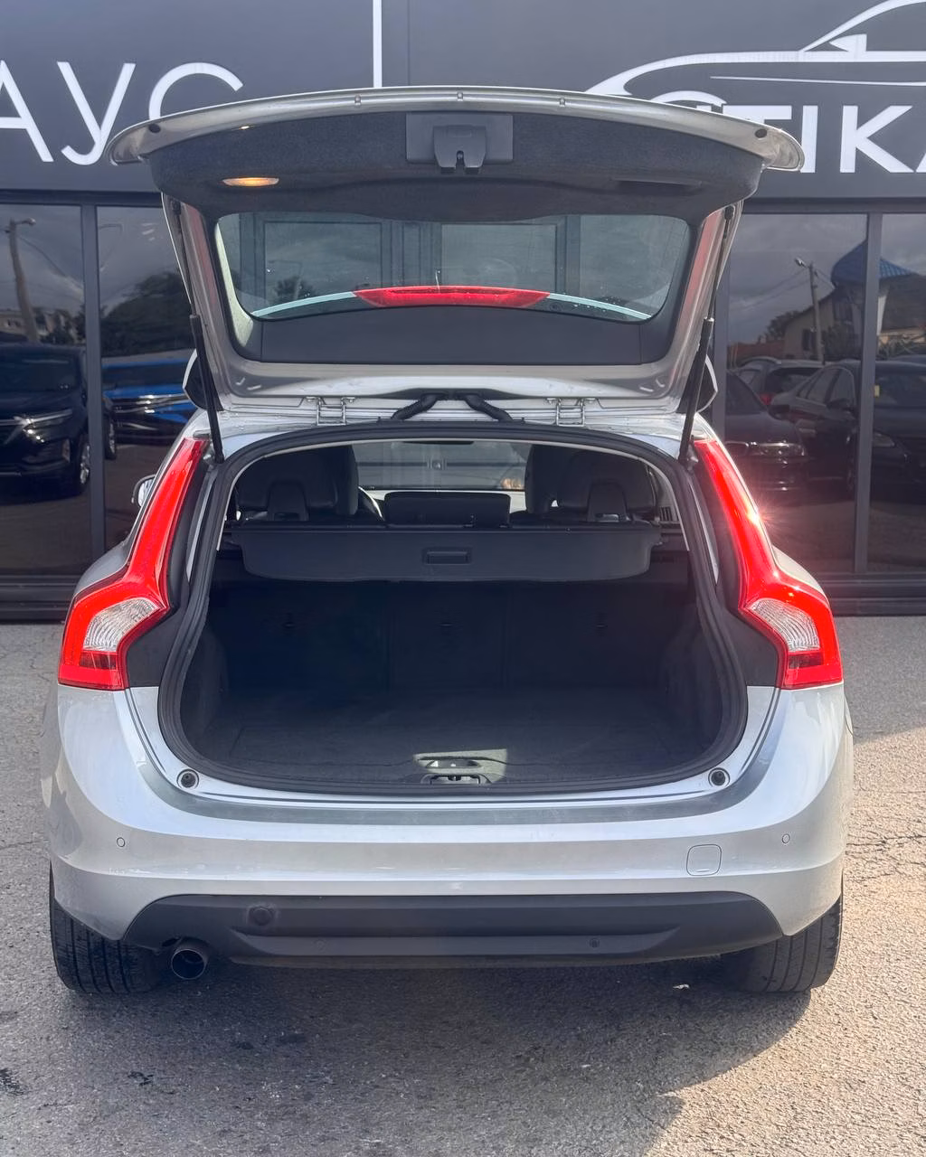 Volvo V60 фото 14