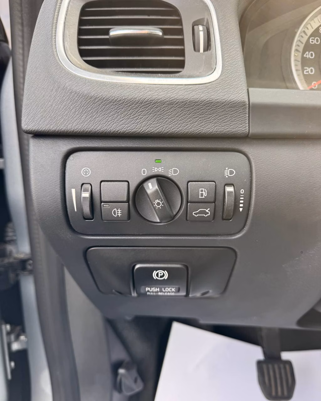 Volvo V60 фото 17