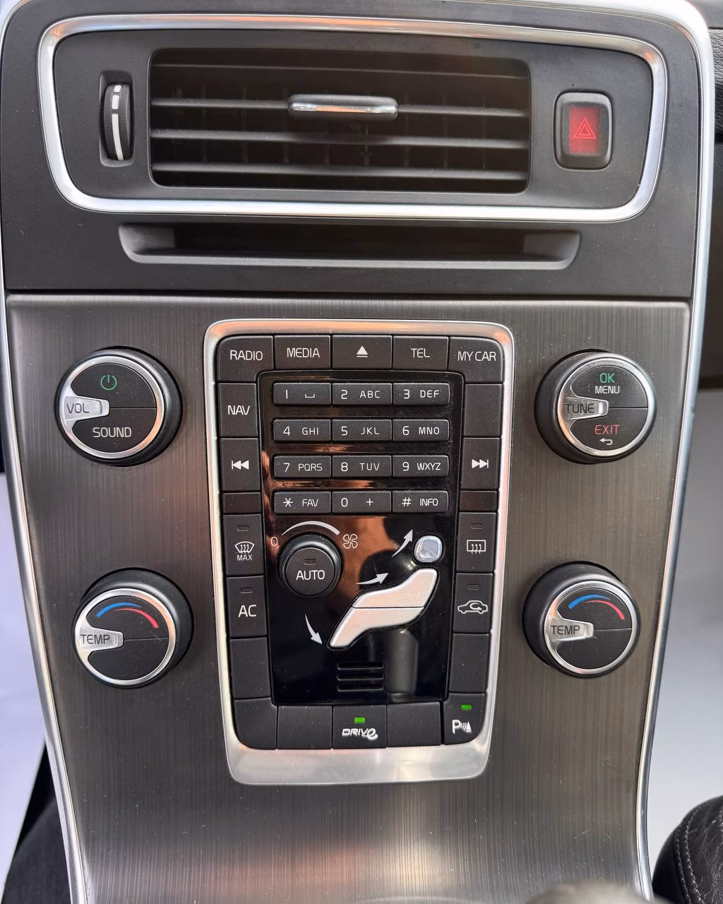 Volvo V60 фото 18