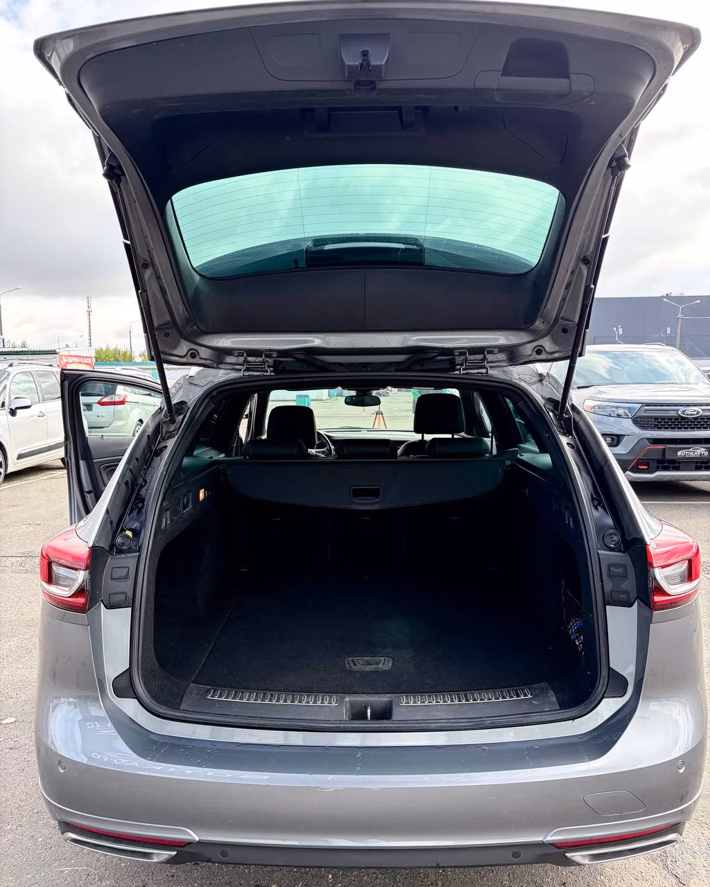 Opel Insignia фото 13