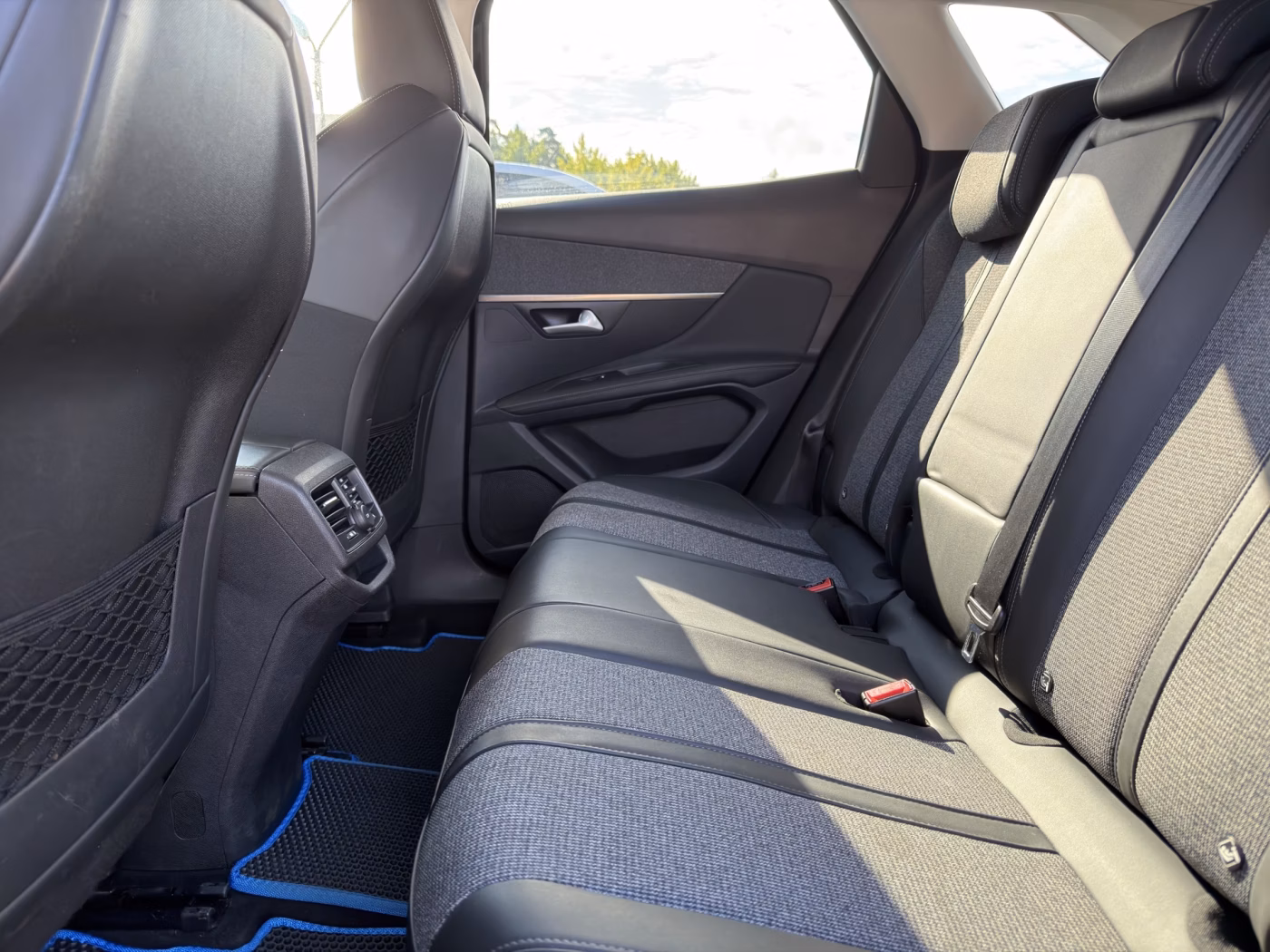 Peugeot 3008 фото 12