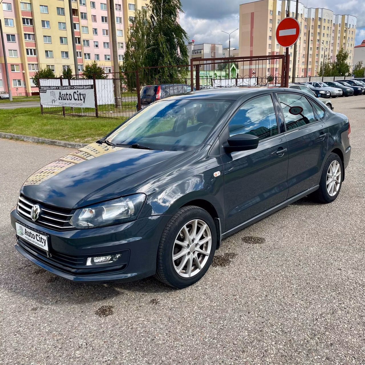 Volkswagen Polo Sedan