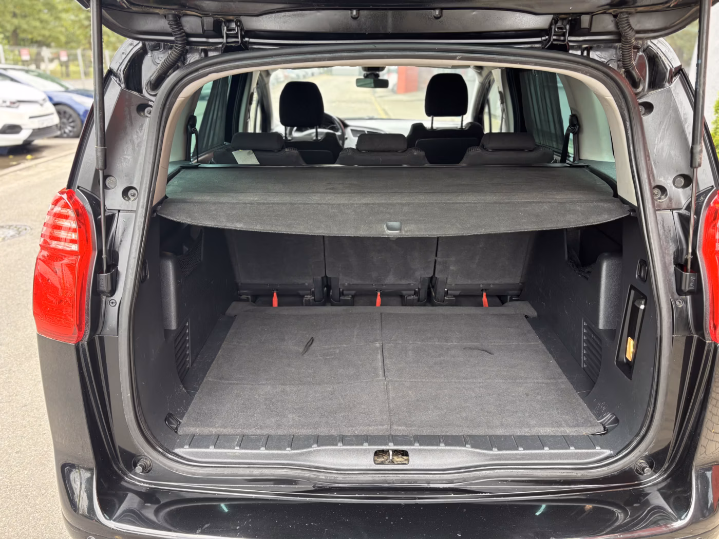 Peugeot 5008 фото 12