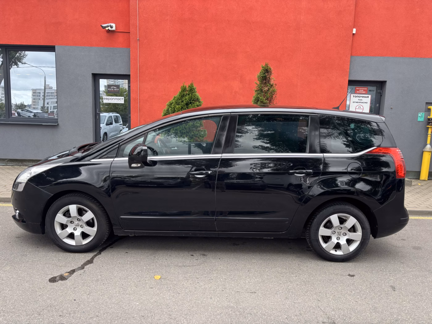 Peugeot 5008 фото 9