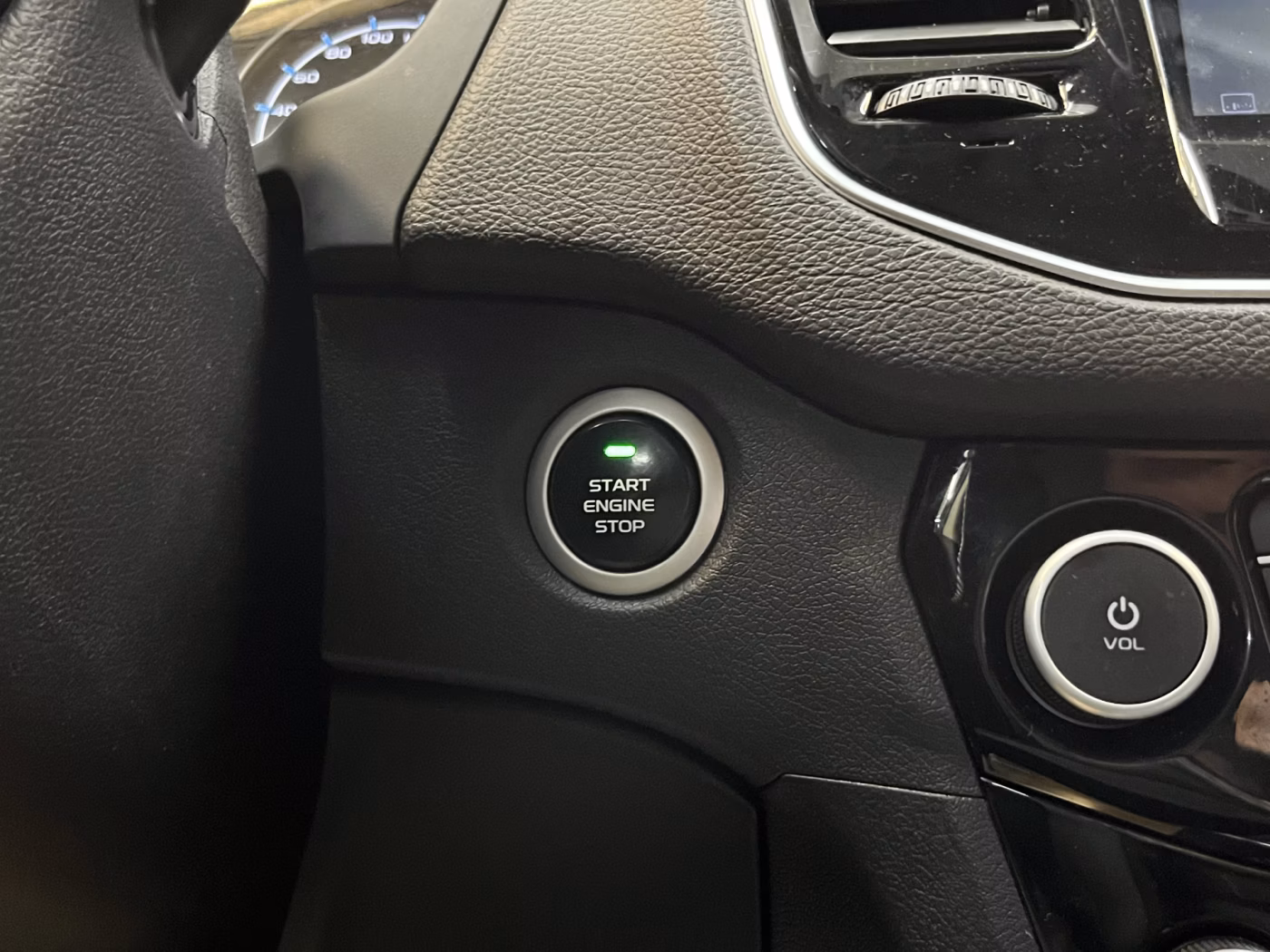 Geely Emgrand X7 фото 14