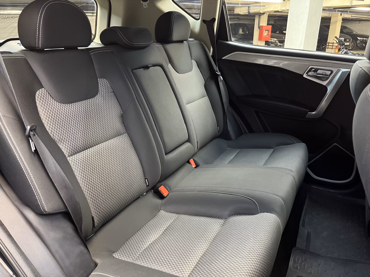 Geely Emgrand X7 фото 9