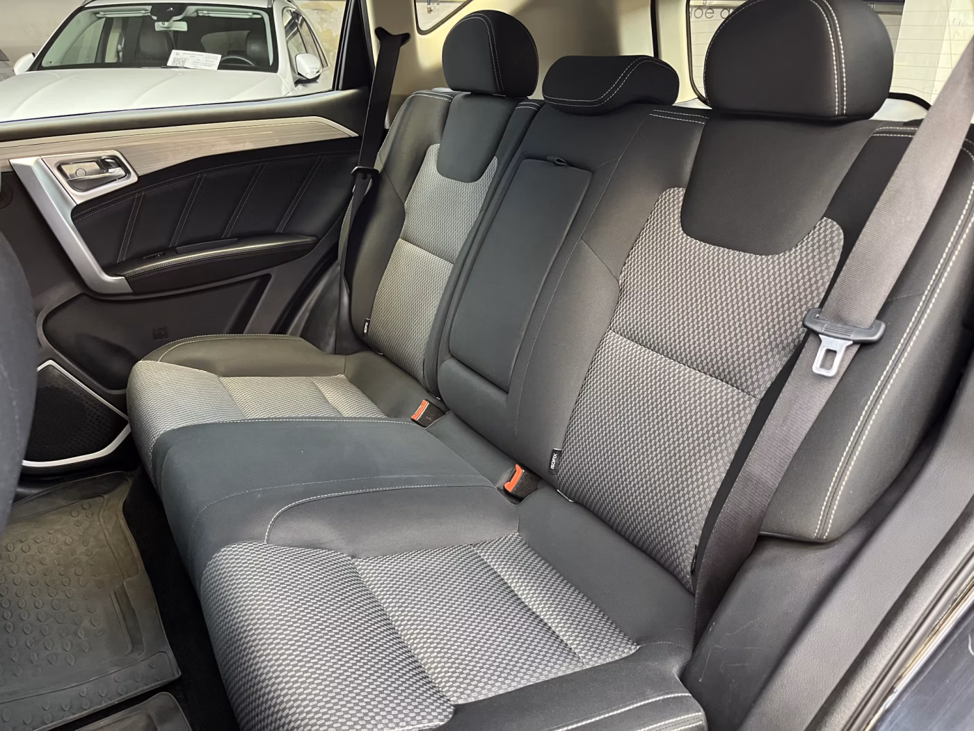 Geely Emgrand X7 фото 8