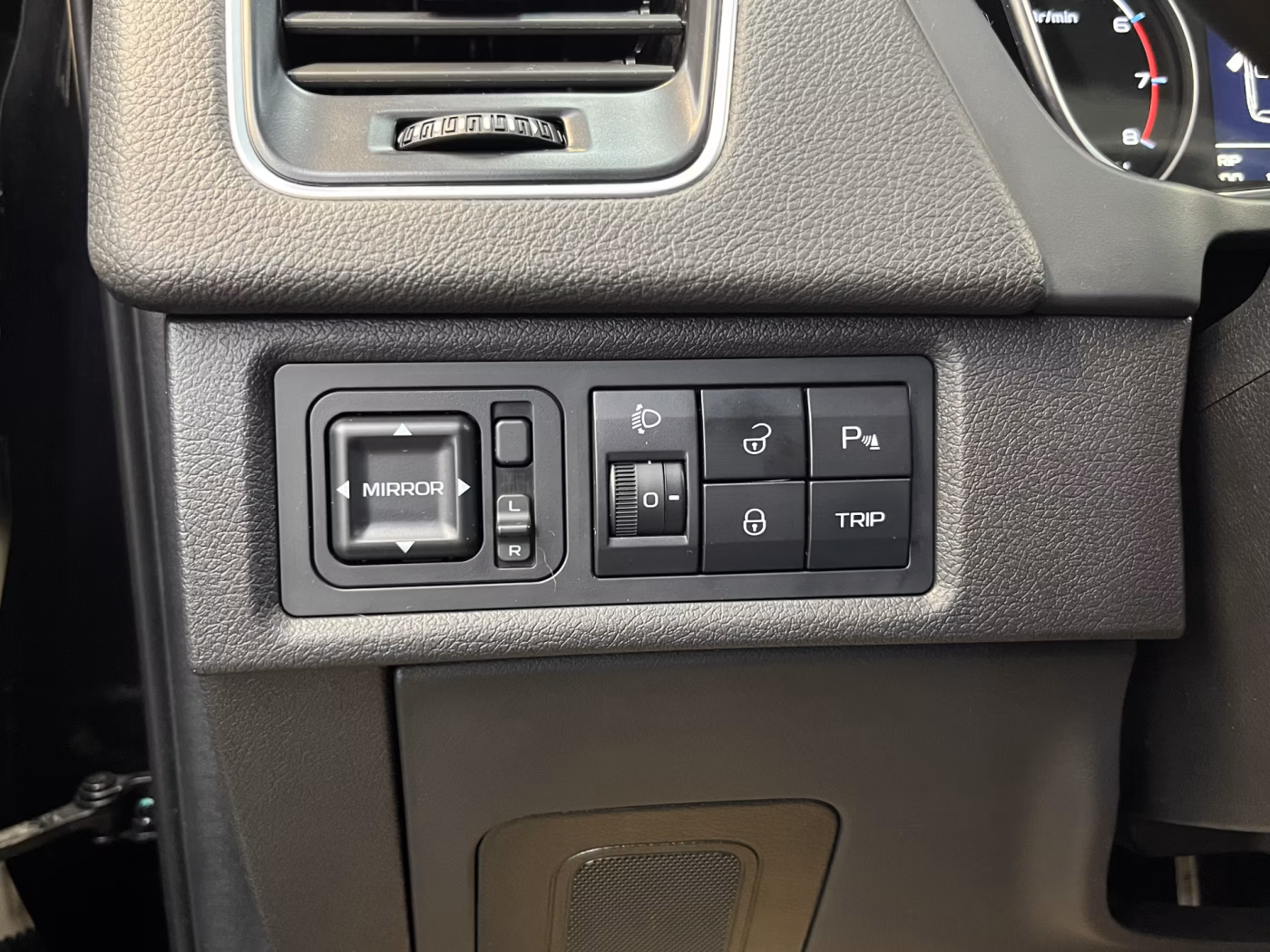 Geely Emgrand X7 фото 17