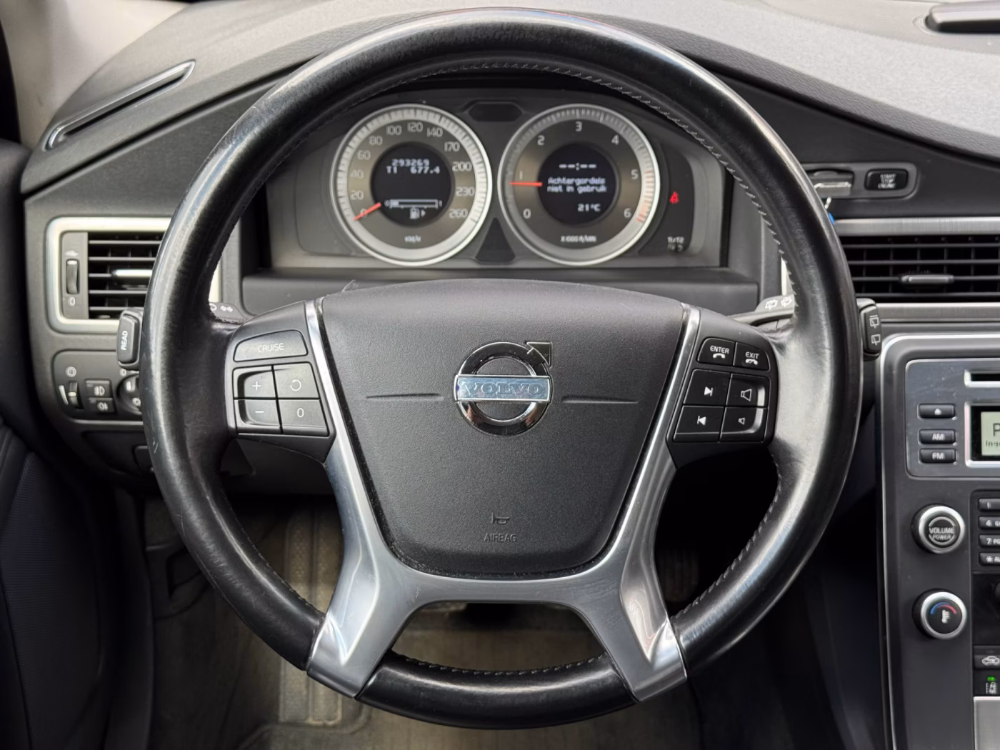 Volvo V70 фото 13